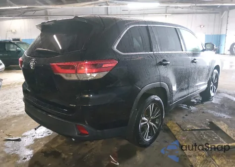 2019 Toyota Highlander Le z USA, uszkodzony, nr VIN 5TDBZRFH7KS918005